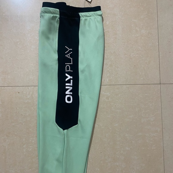 ONLY Play Women’s Dry-Fit Track Pants - Picture 7 of 8